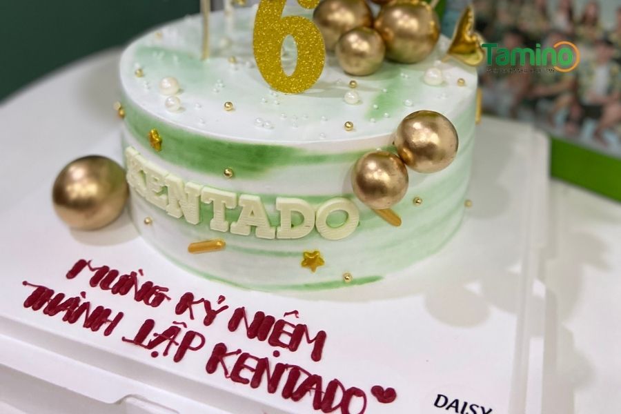 Chiếc bánh kem sinh nhật lần thứ 6 của Kentado